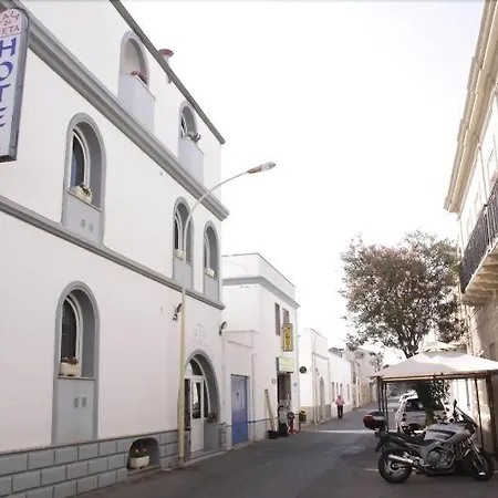 Cala Di Seta Hotel 3*