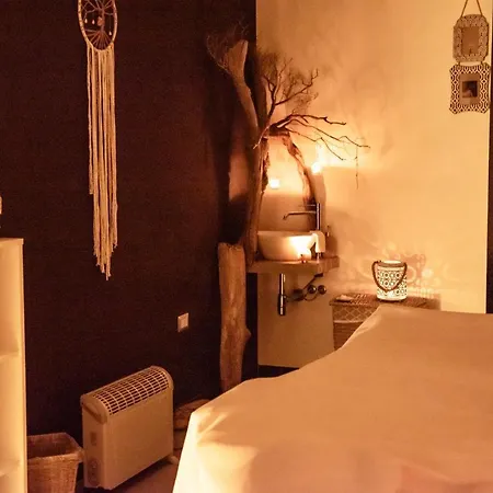 מלון Cala Di Seta 3*